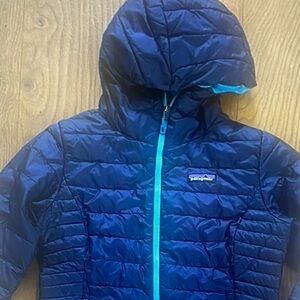Patagonia Dark Blue Hooded Jacket with Light Blue Details size xs